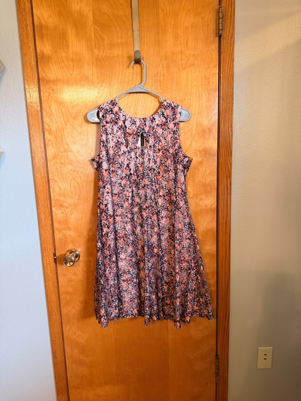 Sleeveless Pink Floral Mini Dress with Keyhole Back